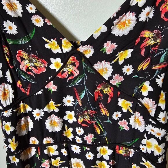 NWT STRUT & BOLT FLORAL BUSTIER STYLE TIERED MAXI DRESS SIZE M - Picture 6 of 16